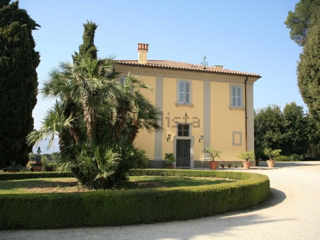 Casa in vendita a Piazza Tevere, Rieti