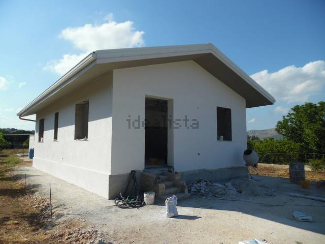 Casa in vendita a Santuzzo, Floridia