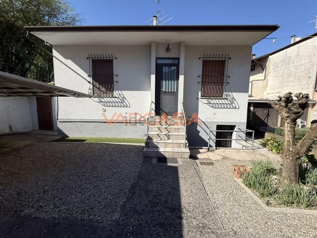 Casa in vendita a Romano Di Lombardia, Lombardia