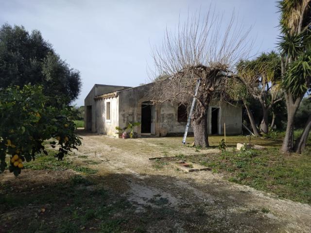 Casa in vendita a Floridia, Siracusa
