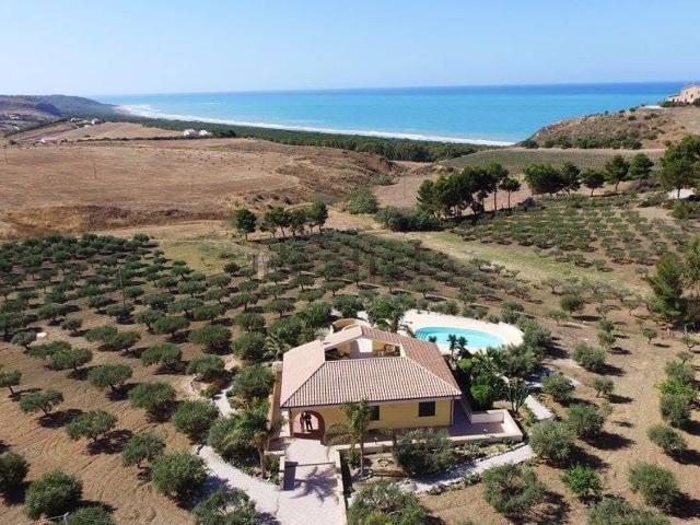 Casa in vendita a Montallegro, Sicilia