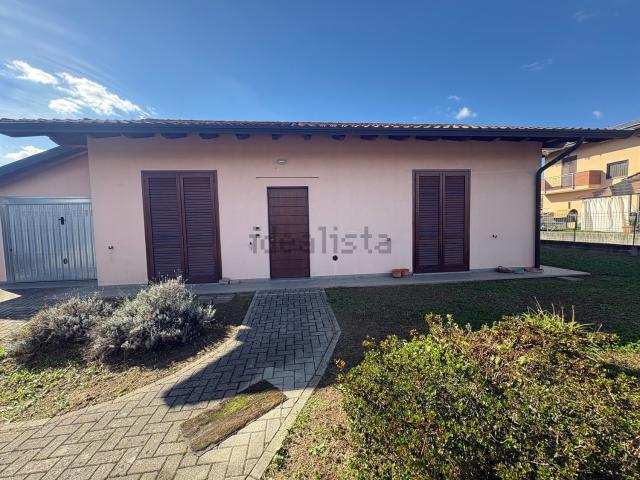 Casa in vendita a Pombia, Novara