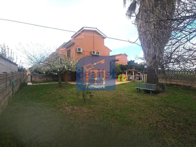 Casa in vendita a Torvajanica, Roma Capitale