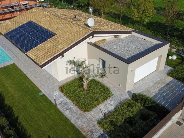 Casa in vendita a Lonato, Brescia