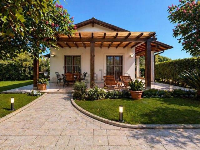 Casa in vendita a Tonfano, Toscana