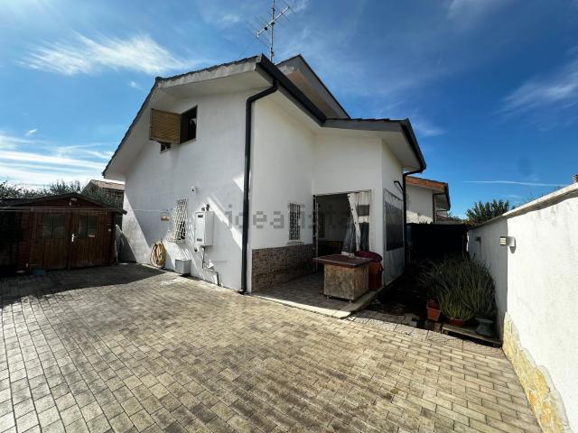 Casa in vendita a Nuova Florida, Ardea