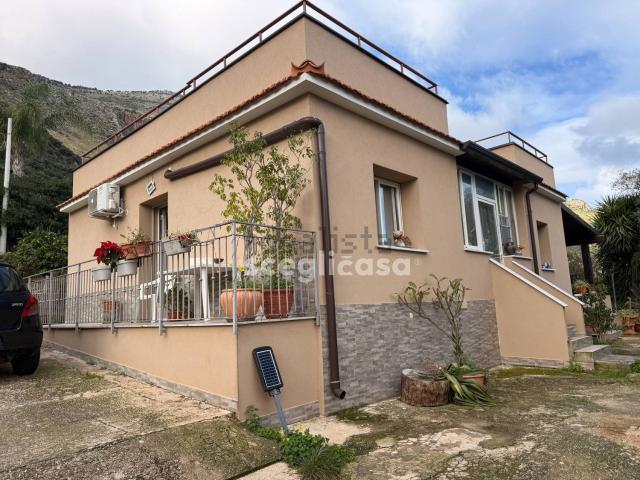 Casa in vendita a Carini, Sicilia