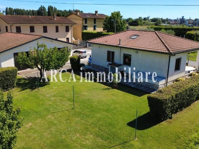 Casa in vendita a Tonfano, Toscana