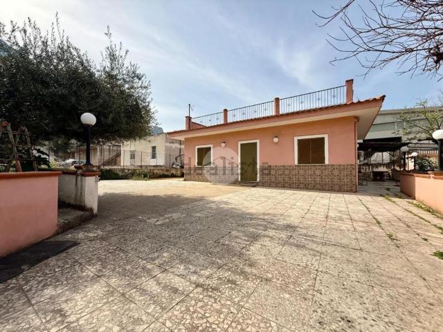 Casa in vendita a Carini, Sicilia