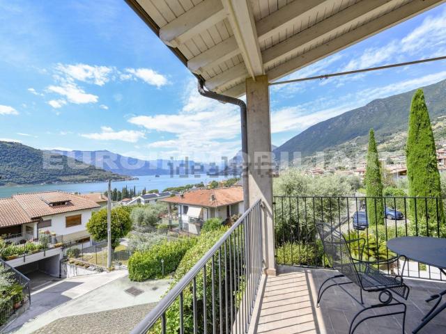 Casa in vendita a Marasino, Sale Marasino