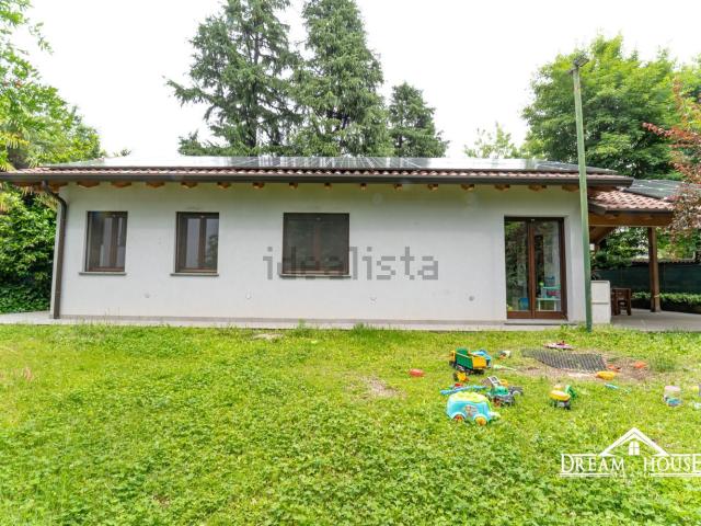 Casa in vendita a Rho, Lombardia
