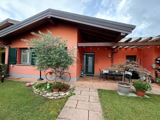 Casa in vendita a Cascina Tricudai, Lomagna