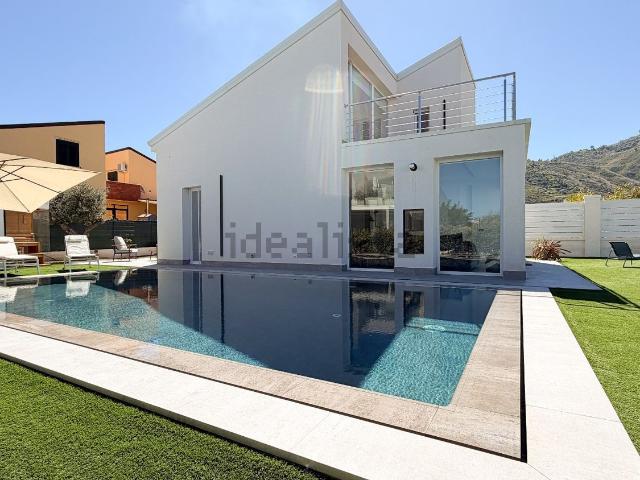 Casa in vendita a Mazzaforno, Cefalù