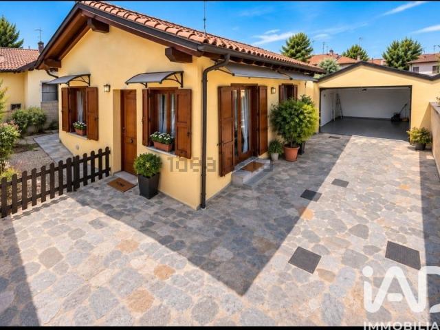 Casa in vendita a Gravellona Lomellina, Pavia