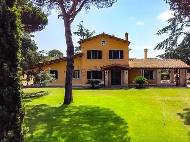 Casa in vendita a Monte Migliore, Roma Capitale
