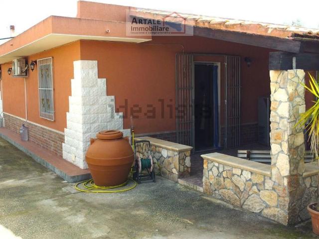 Casa in vendita a Gallina, Avola