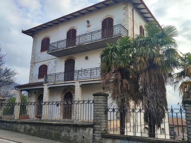 Casa in vendita a Cortona, Toscana