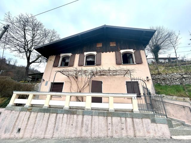 Casa in vendita a Scaria, Como