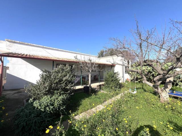 Casa in vendita a Quota 10, Puglia