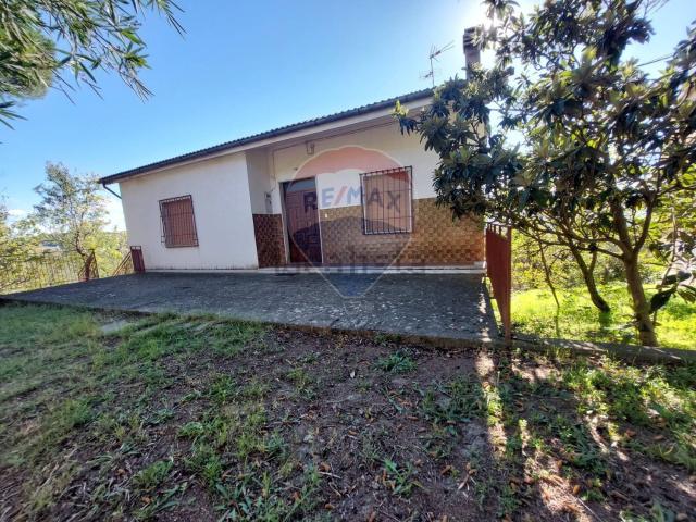 Casa in vendita a Ceppaloni, Campania