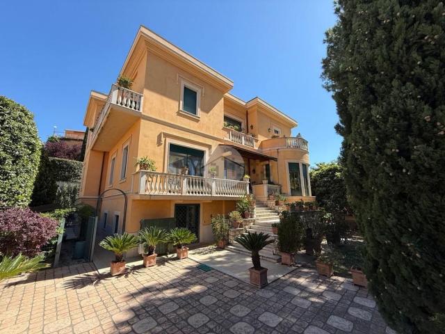Casa in vendita a Montebuono, Lazio