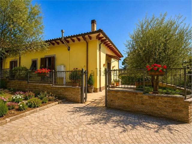 Casa in vendita a Gallese, Viterbo