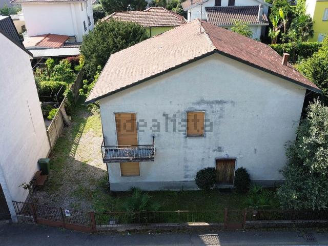 Casa in vendita a Cogliate, Lombardia