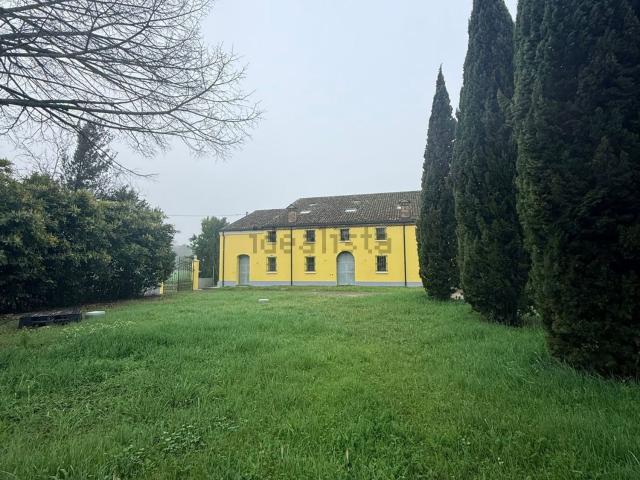 Casa in vendita a Ferrara, Reggio Emilia
