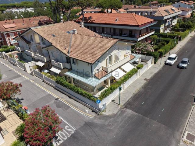 Casa in vendita a Marina di Massa, Marina Di Massa