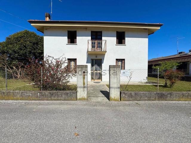 Casa in vendita a Rivignano Teor / Rivignan Teôr, Rivignano