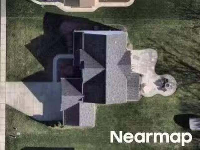 House for sale in Elyria