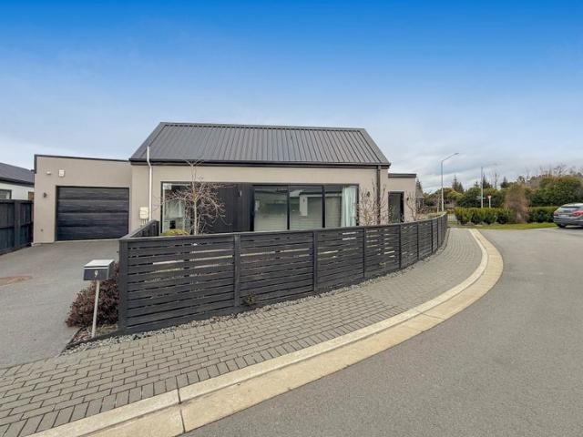 House for rent in Chaslands, Canterbury