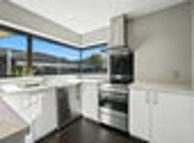 House for rent in Chaslands, Canterbury