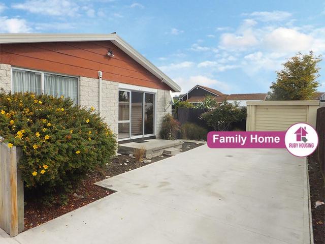 House for rent in Chaslands, Canterbury