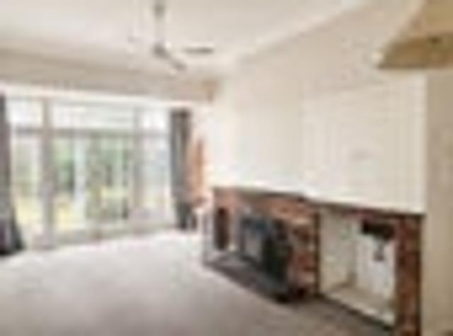 Apartment for rent in Chaslands, Canterbury