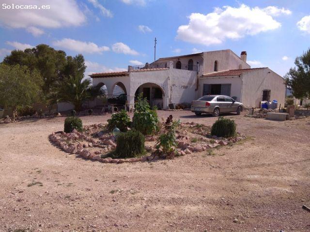 Casa en venta en La Cruz, el Vinalopó Mitjà / El Vinalopó Medio