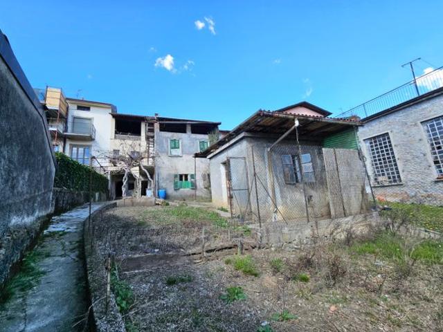 Rustico in vendita a Colzate, Lombardia