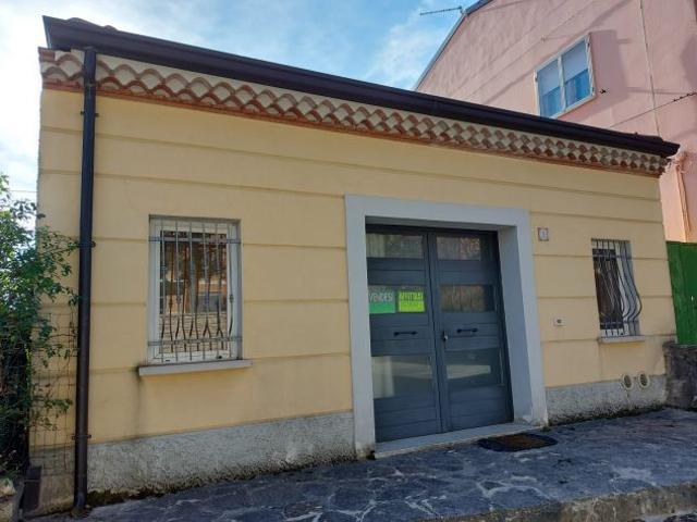 Villa Indipendente in affitto a Frosolone, Molise