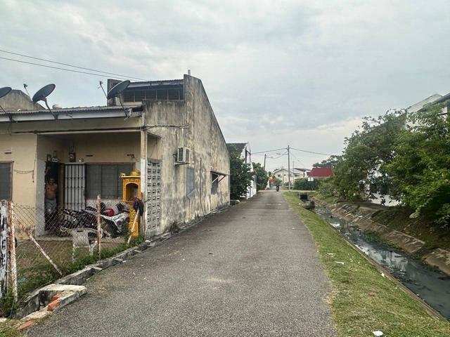 Terraced House for sale in Malaka