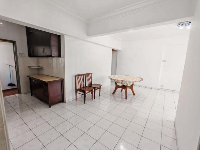 Apartment for sale in Seri Kembangan, Majlis Bandaraya Subang Jaya