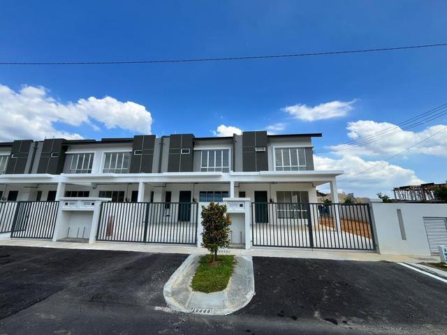 Terraced House for sale in Tanjong Sepat, Selangor