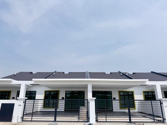 Terraced House for sale in Malaka