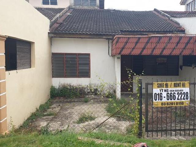 Terraced House for sale in Malaka