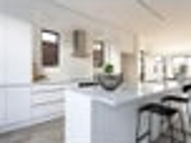 Townhouse for sale in Westgate, Henderson-Massey