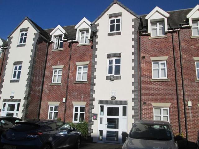 Apartment for rent in Roe Green, Salford