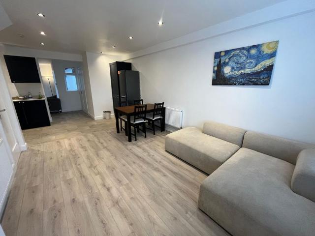 Apartment to rent in Bluebell, North Tipperary