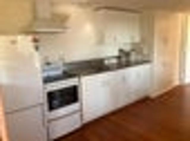 Apartment for rent in Chaslands, Canterbury