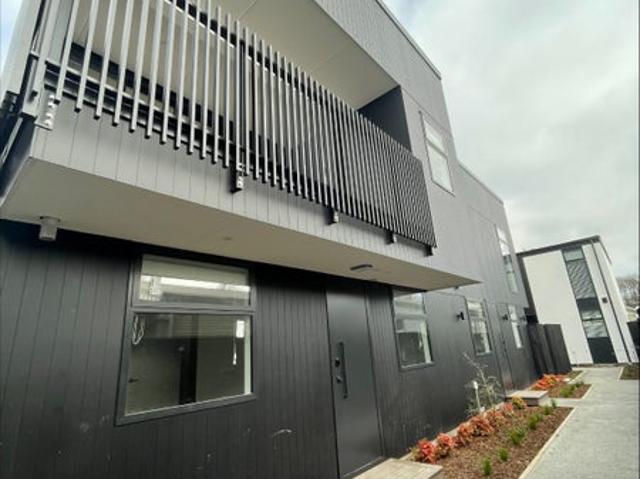 House for rent in Chaslands, Canterbury