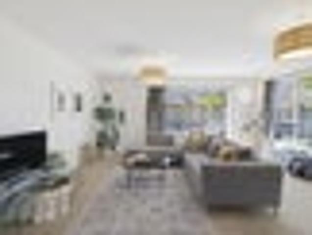 Apartment for sale in Chaslands, Canterbury