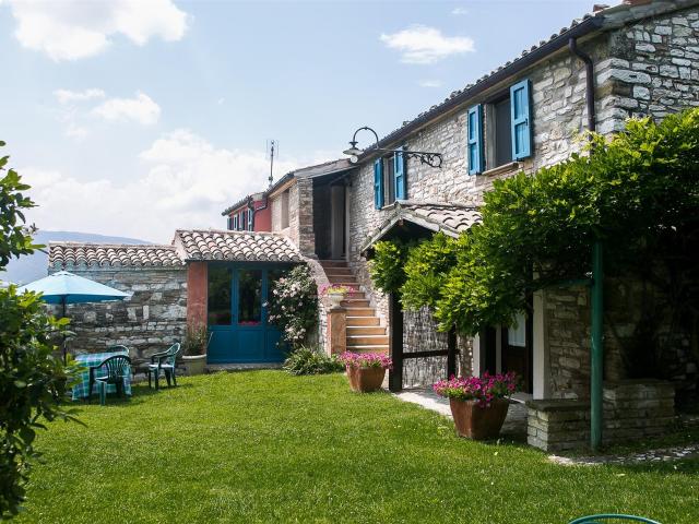 Casa in vendita a Cappuccini, Marche